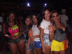 Oktober 10 Anos